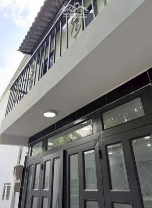 bán nhà hẻm 1206 đ huỳnh tấn phát mới hoàn thiện q7. dt 4x4,5 tk 1 trệt 1 lầu. lh mr huy