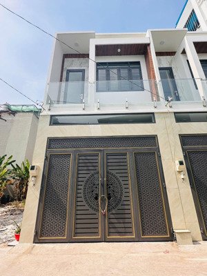 nhà 2 tầng mới cực đẹp sát phạm văn đồng xây kiên cố , hẻm oto cạnh chợ hiệp bình _ đường 48 _ hbc