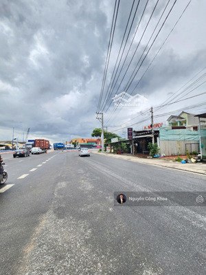 bán 2 lô đất liền kề, ngang 10m, mt đường đt743a rộng 30m, p.bình thắng, tp.dĩ an