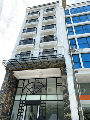 cần cho thuê tòa 6 tầng làm văn phòng ngay công viên cầu giấy, giá chỉ 75 triệu/tháng 