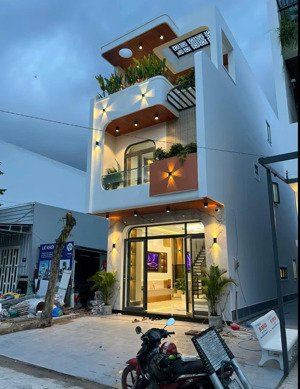 bán nhanh nhà mới 1 trệt 2 lầu 70m² shr- gần chợ, sát trường học