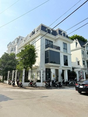 bán biệt thự 179m2 giá 45 tỷ khu đô thị sài đồng - đường huỳnh văn nghệ - hoàng thế thiện