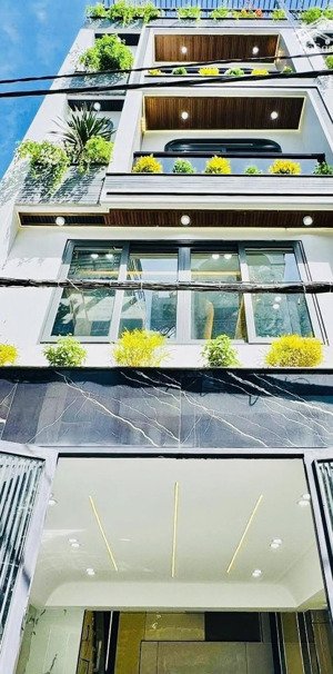 chủ đi pháp bán gấp nhà đ.phạm ngũ lão-q.1,gần ga metro bến thành.bán 4tỷ650/83,2m2,đang thuê 29tr