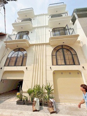 nhà mới 100% + thang máy - ngang 9m hxh đường 22 linh đông xây 4 tầng đang thu nhập 36 triệu/tháng