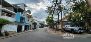 cho thuê nhà 3 lầu nguyên căn đường số quận 7 giá 18,5 tr/tháng