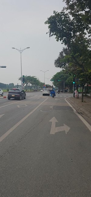 siêu hiếm, nhà đẹp ở ngay ~48m2, ngõ nông phúc lợi hàng xóm vinhome - cạnh aeon giá chỉ 6,6 tỷ