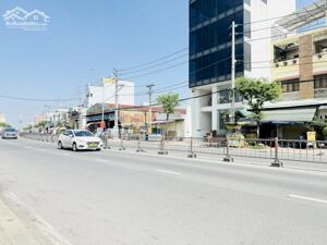 Mặt Tiền Kinh Doanh sằm uất ngày đêm. Đường Tô Ký. Ngang đẹp 10m. Đường 30m. Dòng Tiền 30 Tr/Tháng