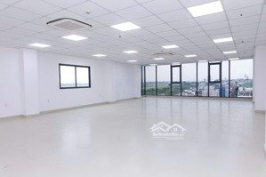 văn phòng cho thuê nguyễn văn trỗi - dt 220m2 giá thuê chỉ 49tr