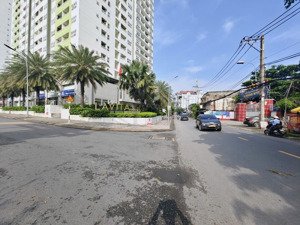 kẹt tiền bán gấp nhà hẻm xe hơi tránh gần metro - 90m2(5x18m)