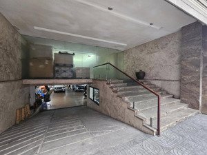 tòa văn phòng ô chợ dừa 330m2 9 tầng mt 10m 140 tỷ dòng tiền 3.6 tỷ /năm