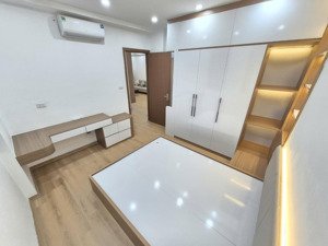 tôi chính chủ cần bán căn hộ 3 phòng ngủ 110m2 tòa ct5b mễ trì thượng, full đồ cao cấp, sổ lâu dài