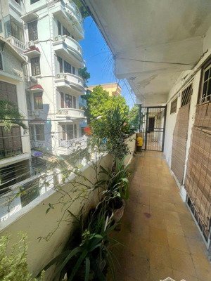 tập thể kim liên, đống đa, t3, 55m2 (30 m2 sổ), 2 ngủ, chỉ 4.x t/ỷ.