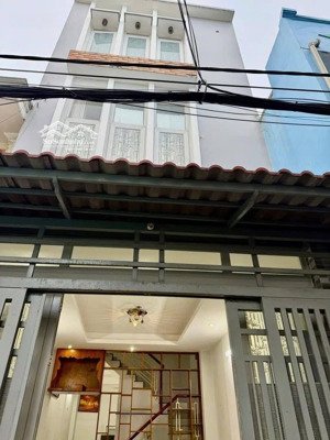 giảm giá bán nhanh nhà đường phạm ngọc thạch-q3, gần hồ con rùa. 4tỷ3 dt 77,5m2 đang cho thuê 25tr