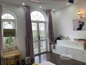 ngay quận 7 nhà 4 tầng kiên cố hẻm 6m oto tới cửa