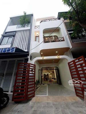 nhà 1 trệt 1 lầu ngay chợ đệm 120m2 1 phòng khách 4phòng ngủ 5wc thuận tiện vừa ở vừa kinh doanh