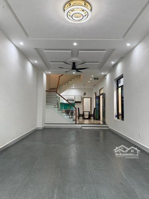 siêu phẩm lô góc 3 mặt thoáng nhà 3 tầng ngang 5.2m diện tích 97m độc quyền bán