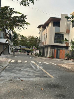 chính chủ cần bán nhà nghỉ 1 trệt 2 lầu đường nguyễn mạnh tường, tp bà rịa