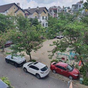 căn góc view công viên đường số 5, phường bình hưng hòa, dt 6.5x15m xây 3 tầng 4 phòng ngủ