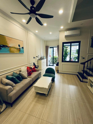 cho thuê căn vip full nội thất siêu đẹp tại