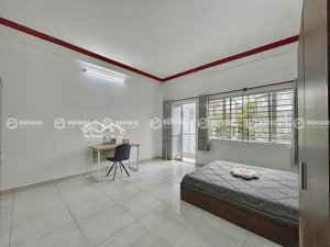 cho thuê phòng ban công full nội thất ngay đại học văn hiến âu cơ ni sư huỳnh liên