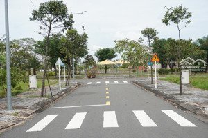 chủ kẹt bank cần bán gấp nền đất dt: 6.5x18 = 117m2 giá đang rẻ nhất dự án tiến lộc garden