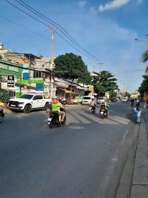 bán đất mặt tiền trần thị năm. dt: 4.3m nở hậu 6.5m x 18m tiện xây văn phòng quán cafe giá 6.9 tỷ