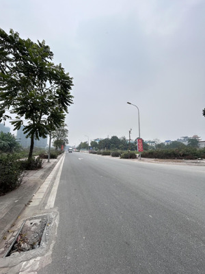 bán đất phân lô long biên 92m2, cạnh công viên, sát ub phường, gần cầu vĩnh tuy, giá tốt 32.7 tỷ