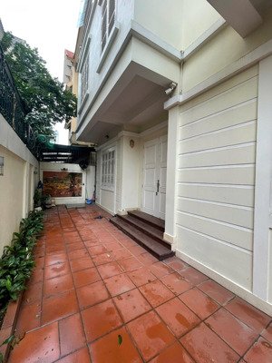 căn bt đơn lập, đường oto tránh, 295m2, mt 11m. giá 85 tỉ!