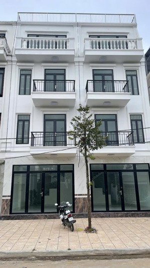 cho thuê nhà đường d1 kdc hồng loan, tp cần thơ, có 18 phòng chdv full nội thất, giá thuê 60 triệu