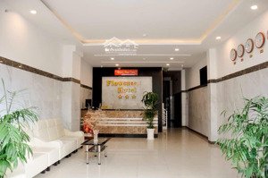 khách sạn ven biển nha trang bán & cho thuê - cách biển 200m - dòng tiền 40tr/th - giá 25 tỷ có tl