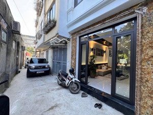 bán nhà vip nguyễn ngọc nại 50m2 x 6 tầng thang máy mới tinh ô tô vào sát mặt phố ở, cho thuê tốt