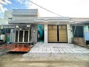 nhà mt đường 10m hòn rớ 1 cách biển 200m,gần sungroup chỉ 5tỷ988
