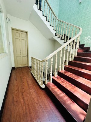 cho thuê nhà nguyên căn hẻm 10m nguyễn gia trí quận bình thạnh dt 4x22 - 2 lầu .giá 30tr/tháng