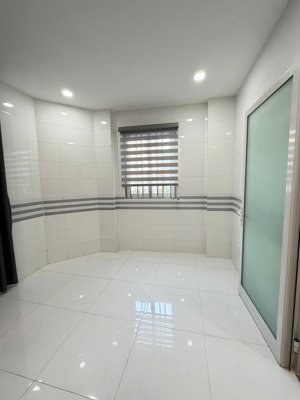 nhà đẹp q8 - ngang gần 5m - 4 tầng btct - sân thượng view đẹp - chỉ 5.95 tỷ!