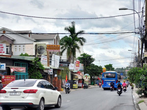 mặt tiền hoàng hữu nam dt 4,2mx22m đang có dòng tiền 18tr/th, giá 7,x tỷ