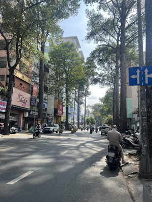 bán nhà hẻm trần bình trọng, p. 2 q. 5 dt: 10x20m 1 lầu giá: 16 tỷ tl