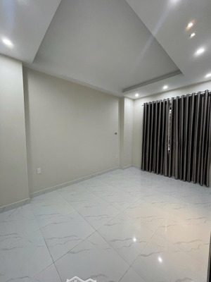 bán gấp nhà 6/130/147 đình đông; ngõ rộng 3m