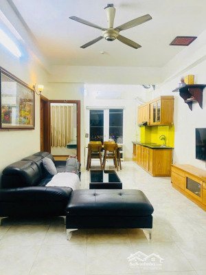 cho thuê căn hộ 2n, 1k , 2wc, diện tích 65m2 full đồ ở gemek tower