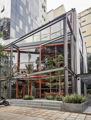 cho thuê góc 2 mt 19 phạm ngọc thạch, q3 dt 26x20m