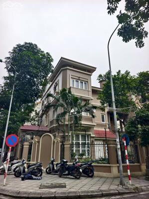 BÁN BIỆT THỰ PHỐ DƯƠNG ĐÌNH NGHỆ, CẦU GIẤY – LÔ GÓC 2 MẶT TIỀN – GẦN CÔNG VIÊN