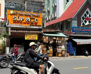 cho thuê nhà mặt tiền cmt8 (625a cmt8, p.15, q.10 cũ). diện tích 4x20 tầng trệt + lầu 1 trống suốt