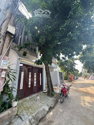 bán nhà 2 tầng , khu phân lô châu long , hxh quay đầu, long phước , chỉ 3.x tỷ