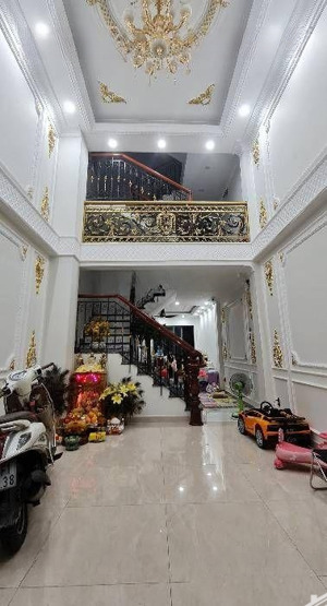 bán nhà 6 tầng - 4pn - nội thất nhập khẩu (4x17m) gần bốn xã lê văn quới: chỉ 8.9tỷ - shr