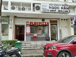 shop grand view phú mỹ hưng diện tích 107,9m2 có sổ hồng sẵn hợp đồng thuê 38triệu/tháng giá bán rẻ