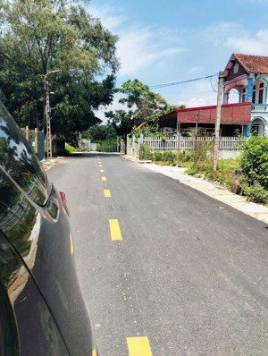 đất nền ba vì mặt đường rộng khu đông dân cư
