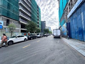 bán khuôn đất lớn trung tâm quận 1 - mặt tiên cô bắc - dt 9,4x28m - khu xây dựng cao - giá 180 tỷ