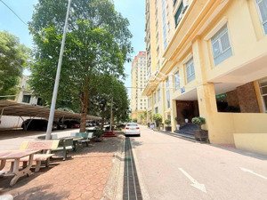 bán căn hộ chung cư kđt nam thăng long võ chí công. dt 53m2 view hồ tây. giá 4.5 tỷ. lh: 