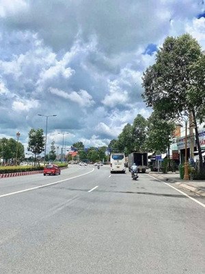 bán đất mặt tiền phạm ngọc thạch ngay cổng kdc hiệp thành 3 dt 15x38m, giá 42tr/m2