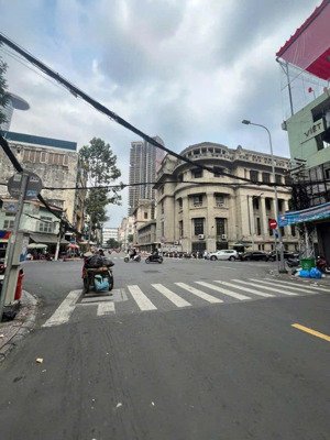 vị trí đắc địa!! bán nhà mặt tiền đường nguyễn công trứ - quận 1 - 8x18m - giá 149 tỷ