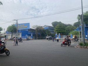 bán nhà mtkd xôm đối diện cổng 3 trường đại học tdm, 5x30 tc100%, đường nhựa 6m thông bàn cờ